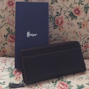 ✨Never Used Royce Two Currency Wallet✨